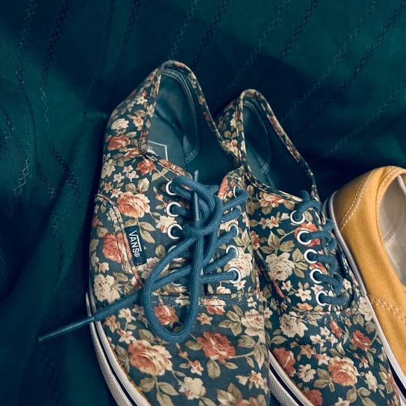 2 pairs Womens Vans size 6.5 Green Floral Yellow very good condition see photos - Picture 2 of 8